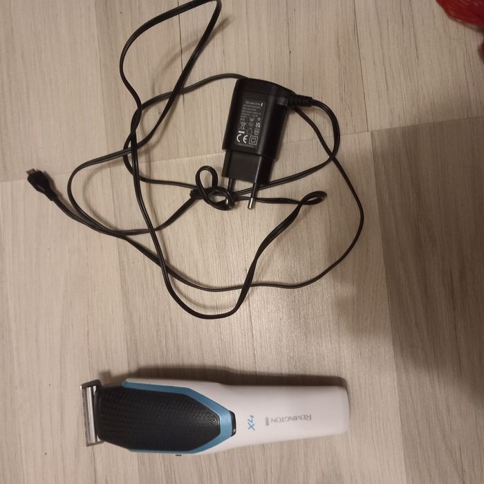 Masina de tuns reminton am tot la ea se încarcă tine bateria