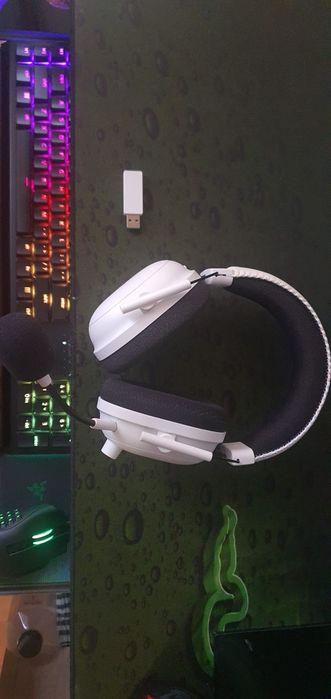 Vând căști Razer Blackshark V2 Pro White Edition Full Box