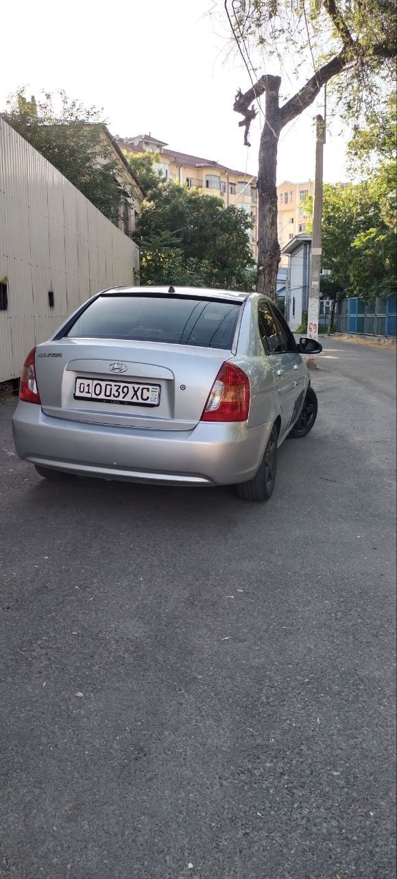 Hyundai accent 2006