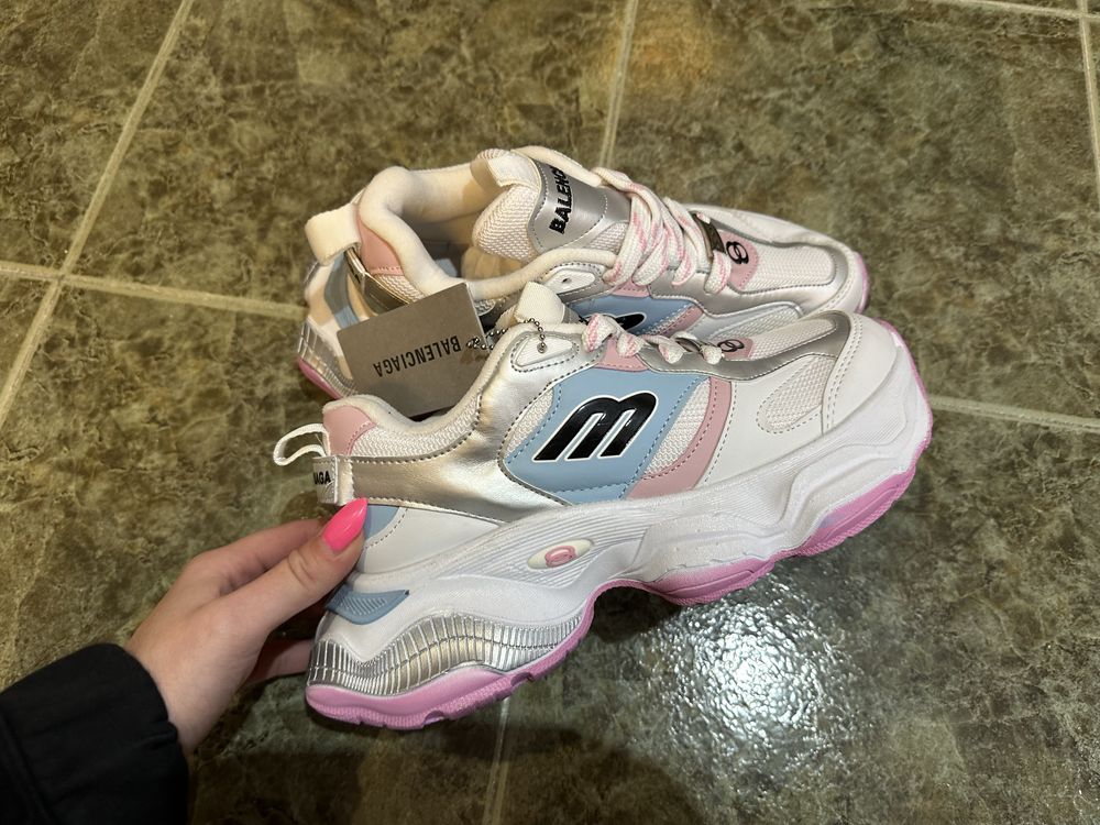 Balenciaga Cargo