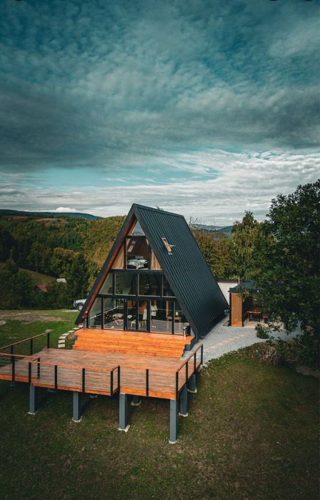 Vindem cabane tip A frame