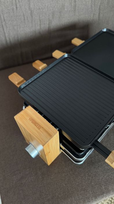 Gratar Raclette, Aparat Grill cu 8 mini-tigai, lemn bambus