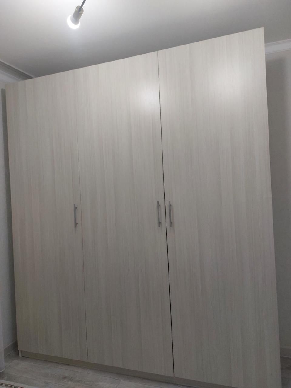 Продам б/у шифоньер