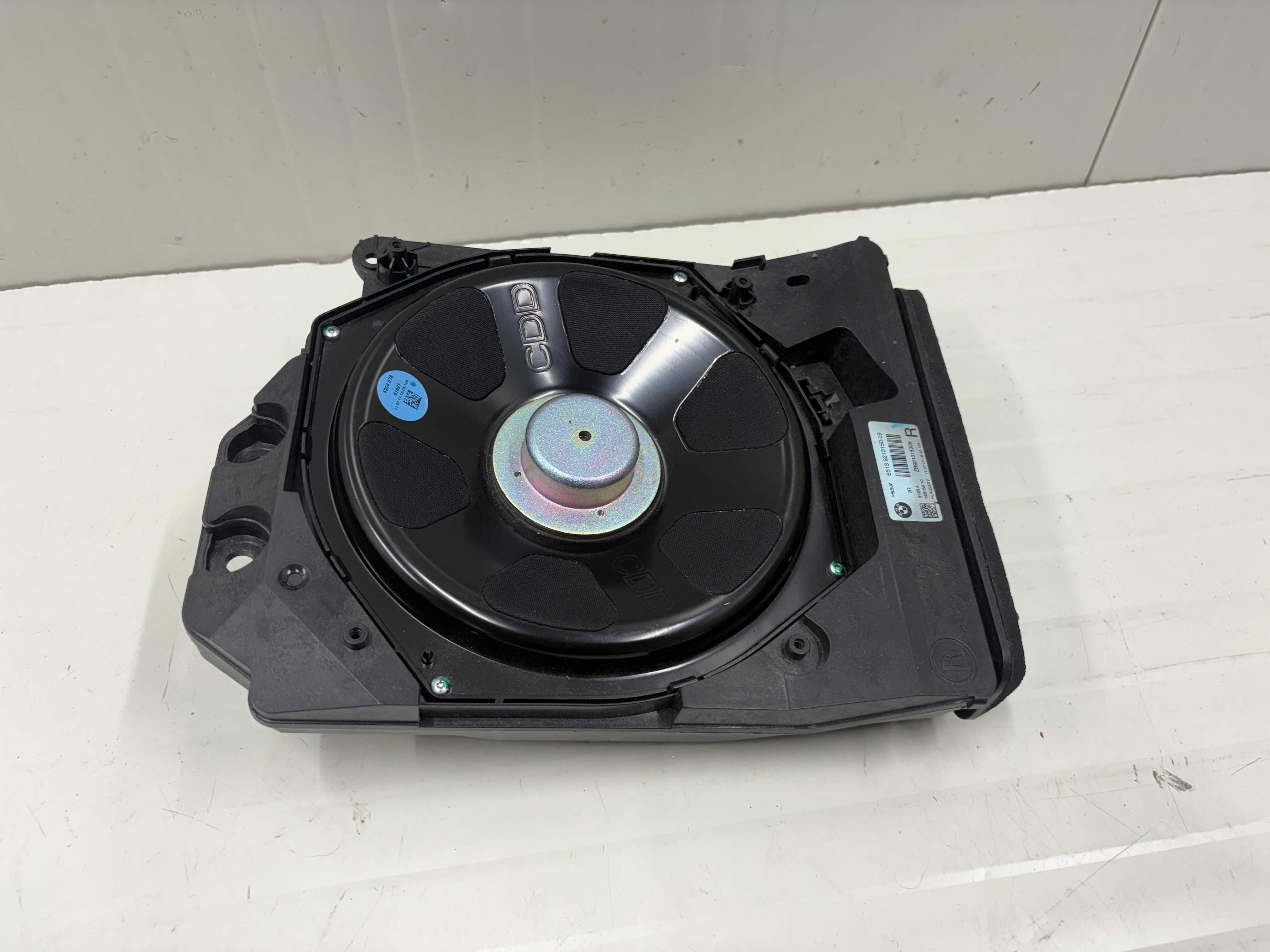 Десен бас / Десен субуфер БМВ Ф20 Ф22 Ф30 Ф31 Ф32 Ф34 HiFi