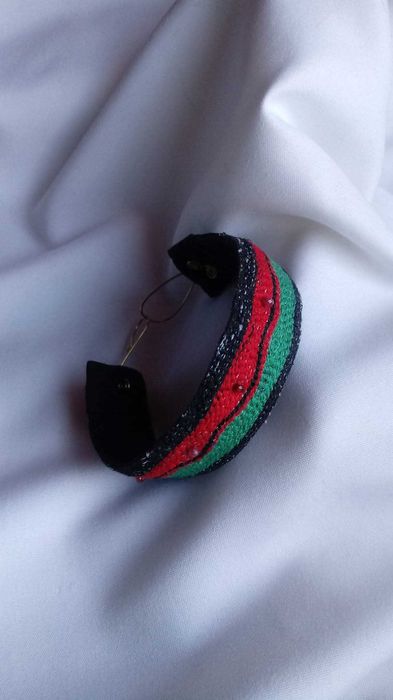 Brățară textilă cu rubine