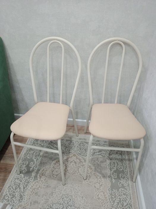 Срочно стулья кухонные