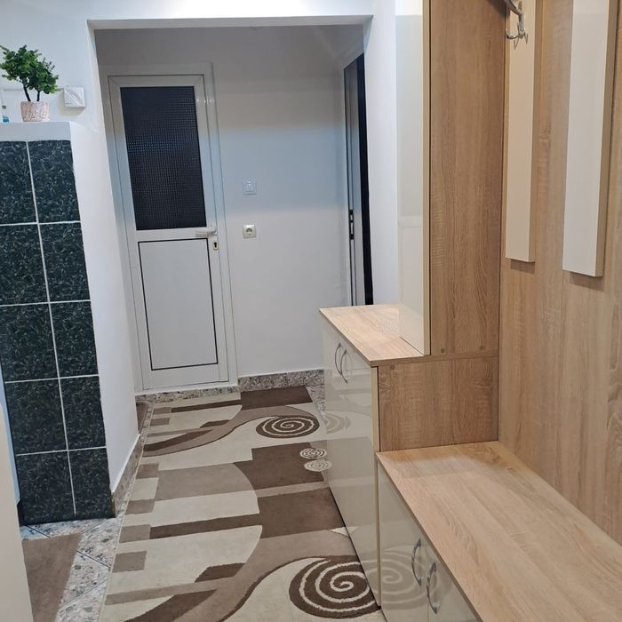 Vand apartament cu 2 camere