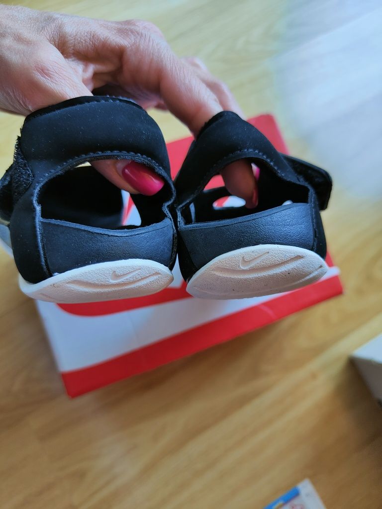 Сандали Nike размер 25