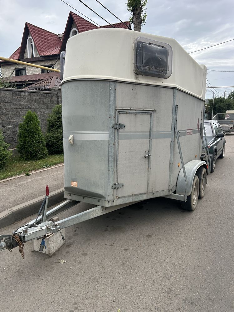 Прицеп коневозка