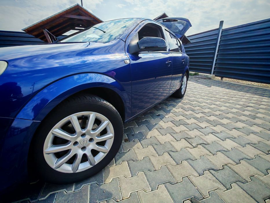 Vând Opel Astra h