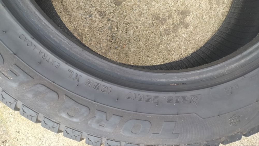 Vand Anvelope pentru iarna 235/65/17