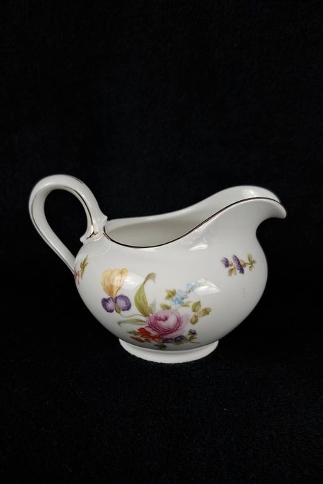 Сервиз Rosenthal - модел Balmoral, 30-те

Фин, тънък, лек и прозрачен