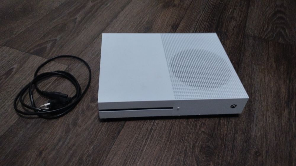 Приставка хбокс 500гб.