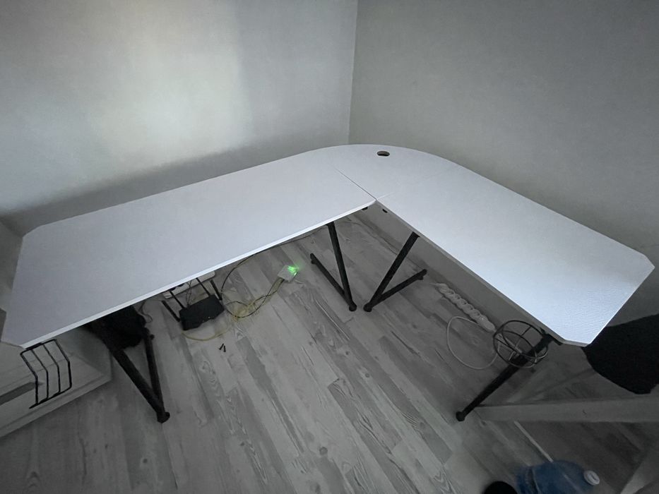 Birou gaming carbon, Huzaro Hero 7.0 , pe colt