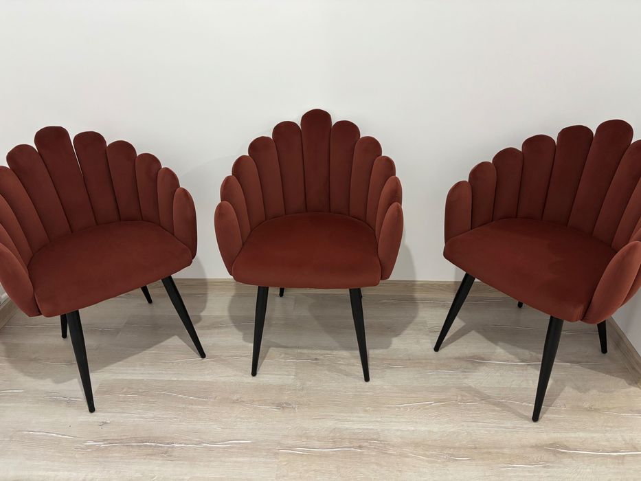 Vând 4 scaune noi de la Mobexpert