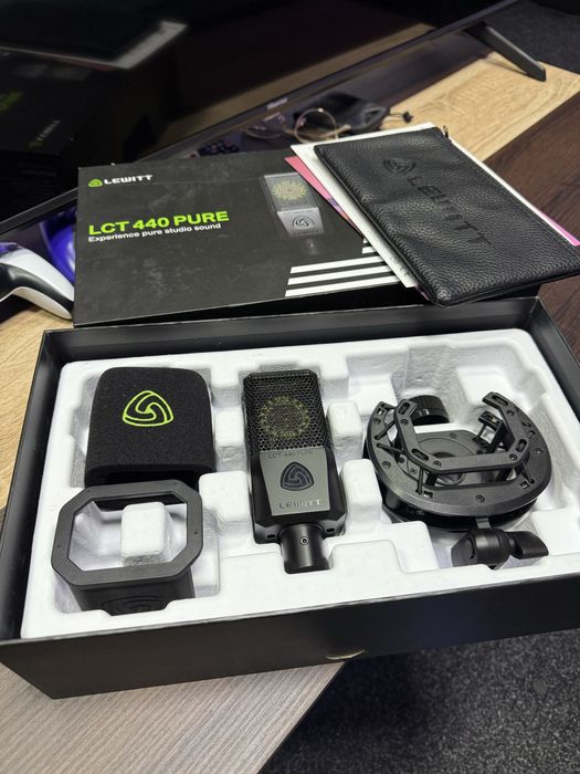 Microfon studio Lewitt 440