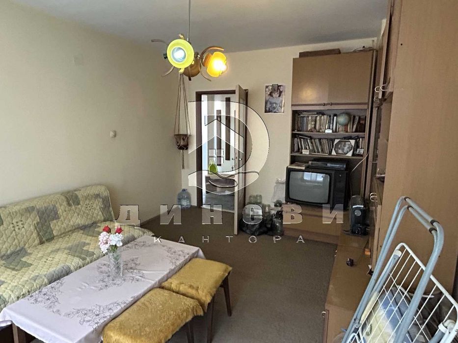 Продава се Тристаен апартамент в Стара Загора, Център - 58 кв.м за 1552 €/кв.м - Снимка #1