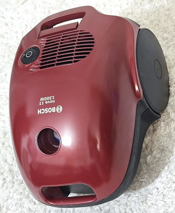 Vând aspirator cu sac Bosch Nova 11