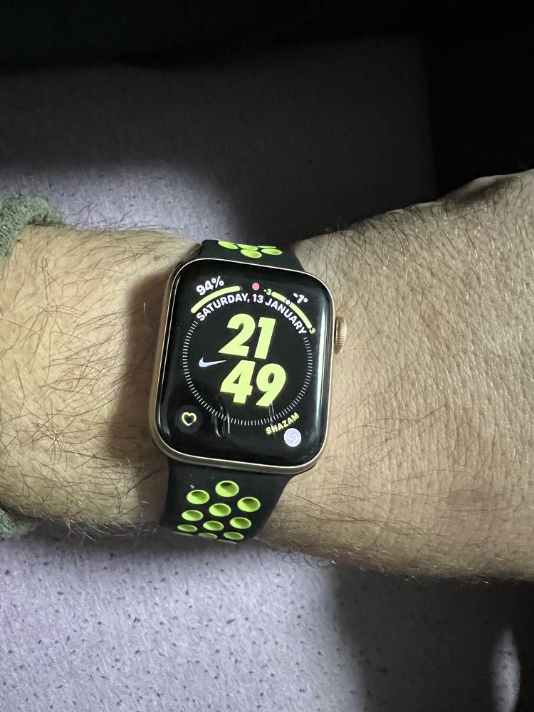 Apple watch se 40mm в гаранция