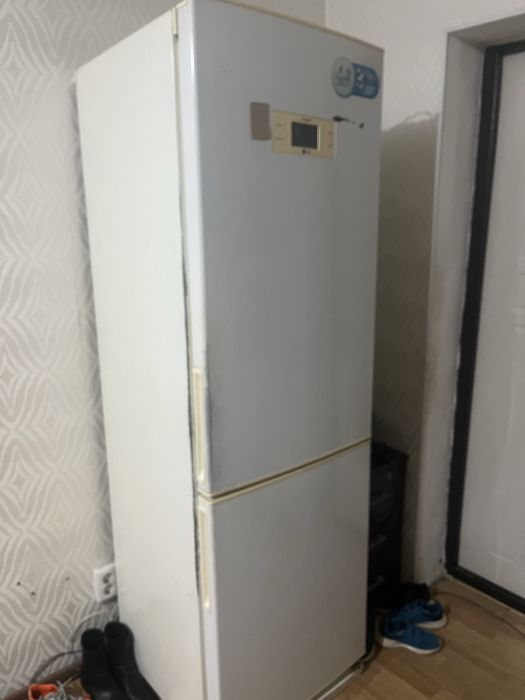 Отдам даром холодильник