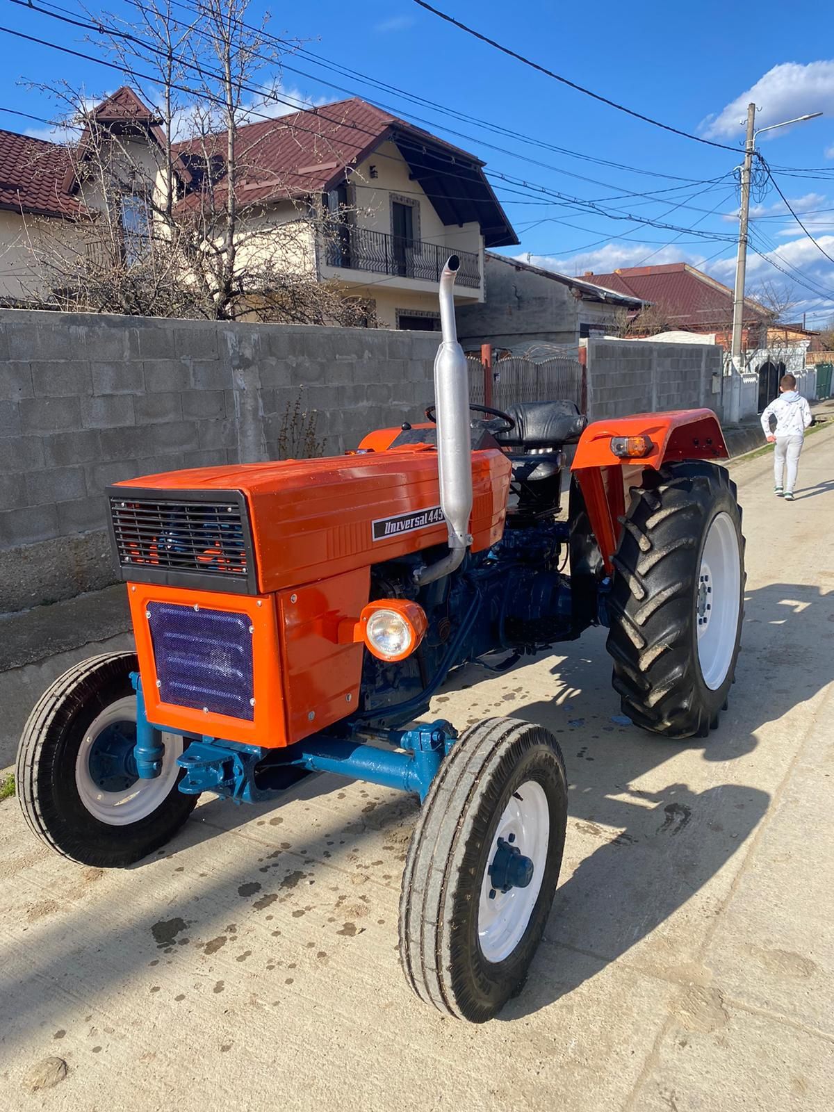 Vând tractor u 450