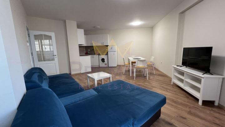 Дава се под наем Двустаен апартамент в Варна, Левски - 84 кв.м за 510 € - Снимка #2