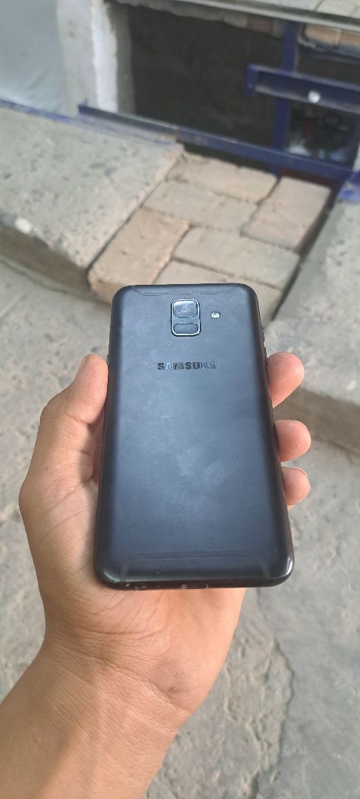 Samsung A 6 ideal Iphone 11 pro 13 pro 15 pro max 12 mini 11 pro x max