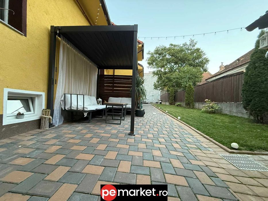 Casă elegantă complet renovată cu demisol spectaculos, Brașov