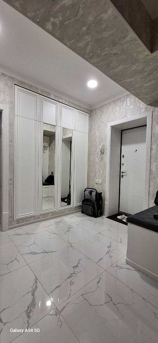 Аренда. Метро Новза. Банковский Дом с ремонтом.