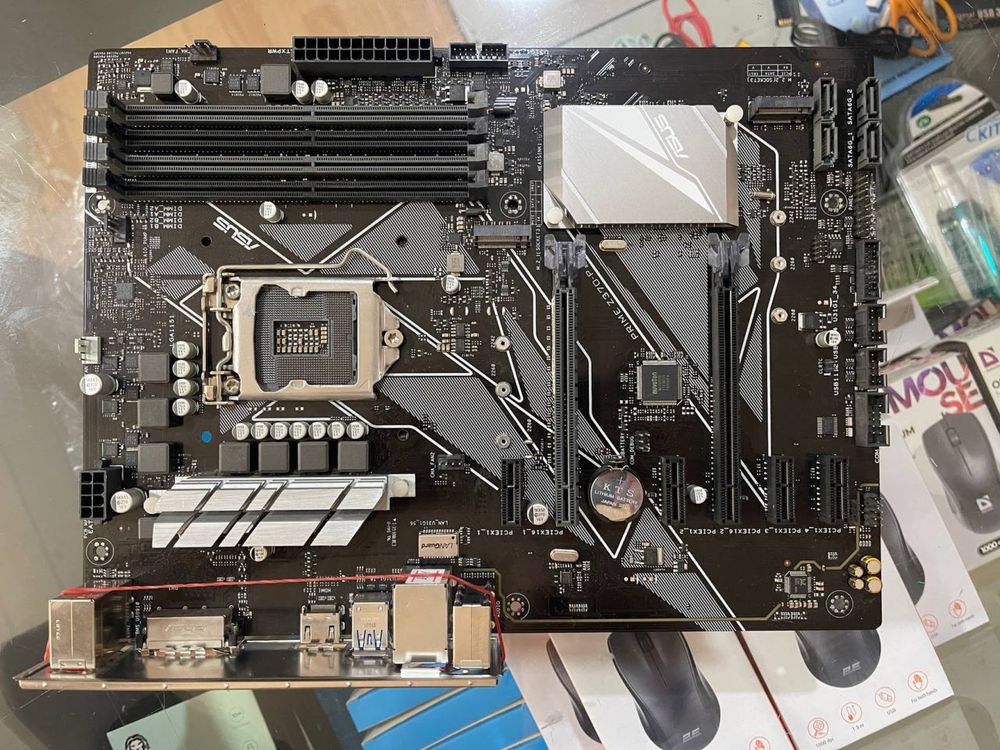 Asus Prime  Z370-P DDR4   Holati ideal