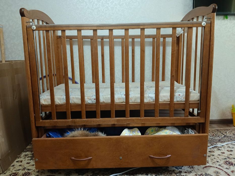 Продается детская кроватка в хорошем состояний