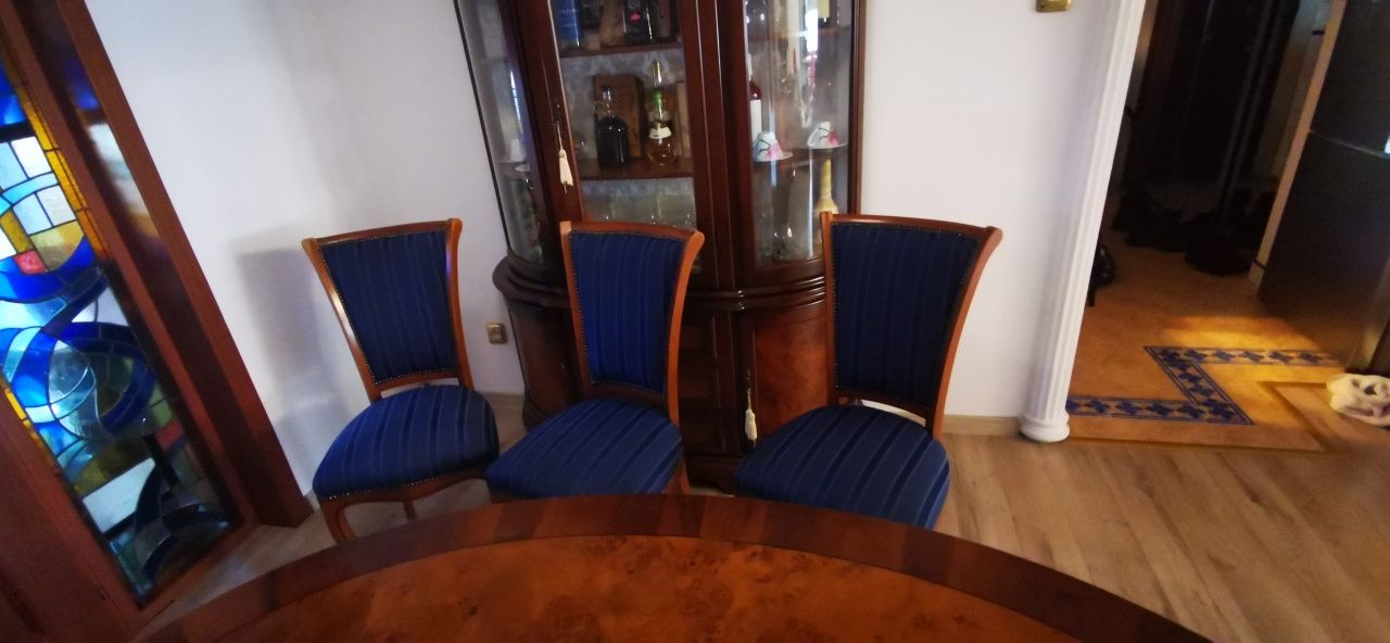 Set dining (vitrina si 6 scaune)