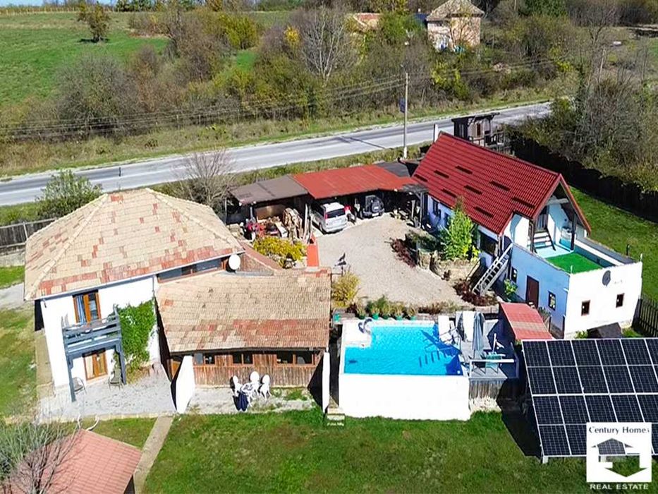 200027 Две къщи с басейн в с. Моравица, на 45 км. от Велико Търново