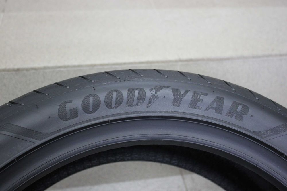 215/45-18 GoodYear летни гуми