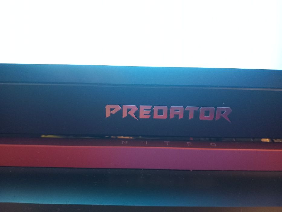 Acer Nitro 5 (carcasă Predator) – GTX 1050 4GB, i5-7300HQ, 16GB RAM