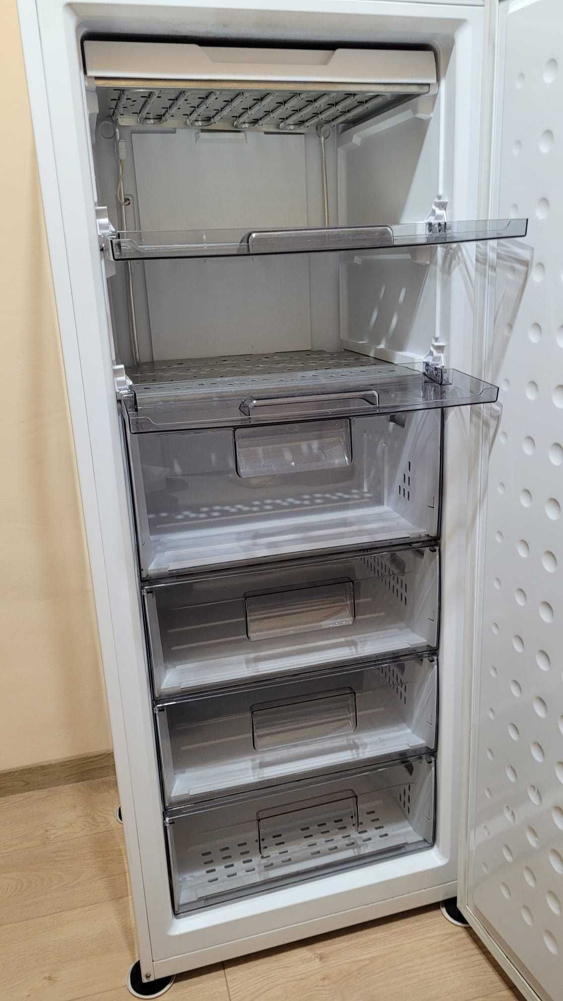 Congelator Arctic cu 6 sertare