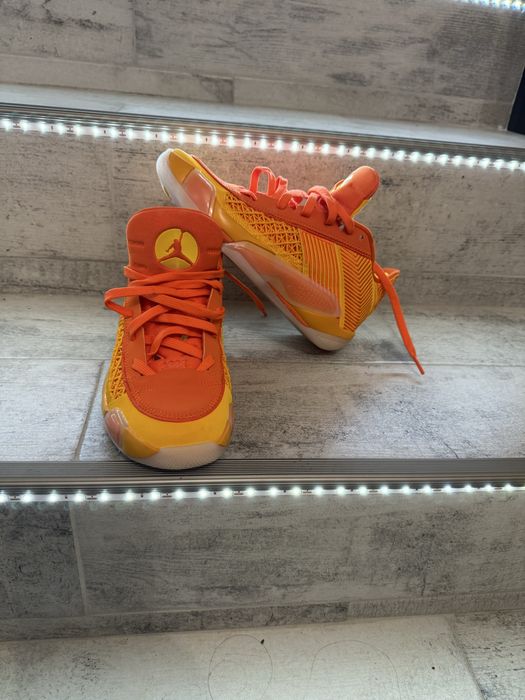 Vand adidasi Air Jordan nr.36.5 23 CM