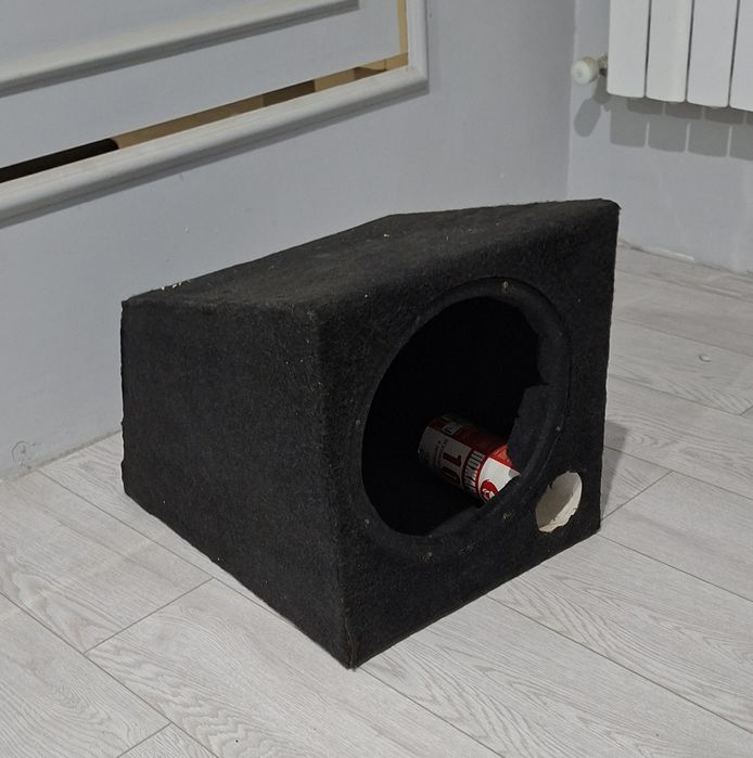 Пустой короб для сабвуфер буфер 12 дюйм 30см общитый карпедом