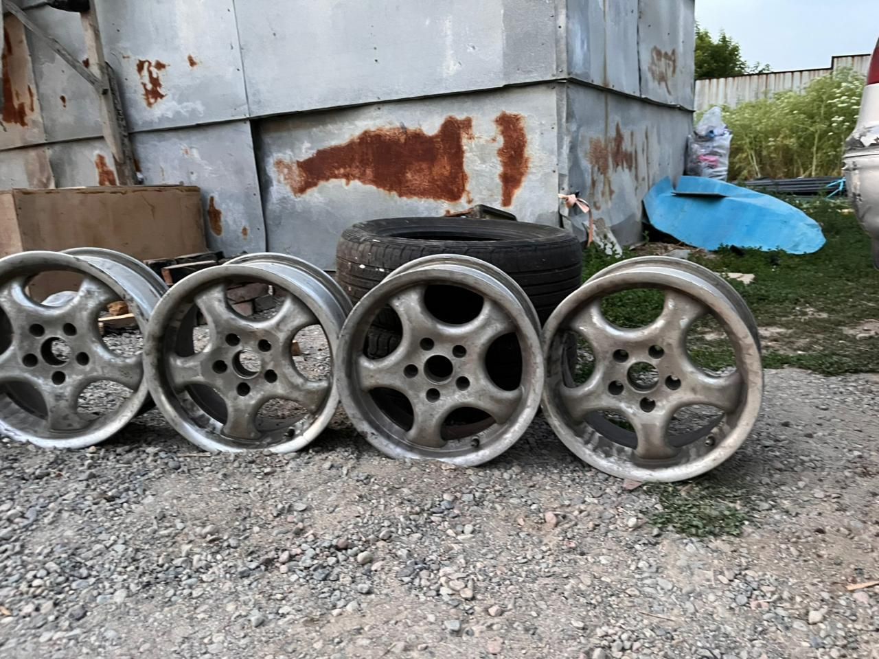 Продам титановых диски на мерседес