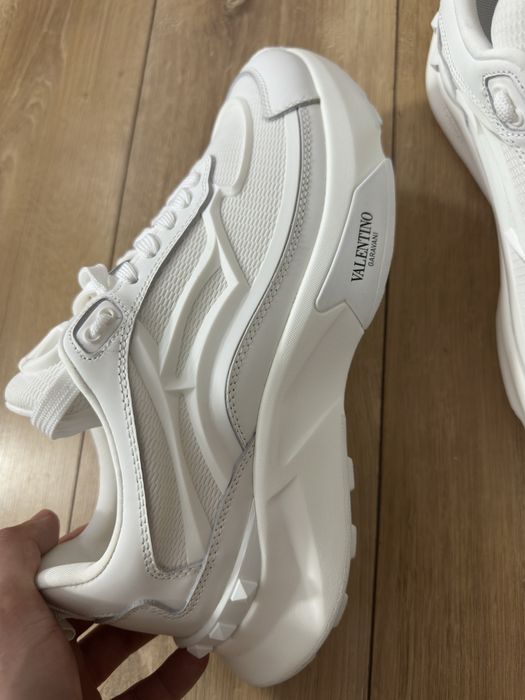 Adidasi Valentino Garavani