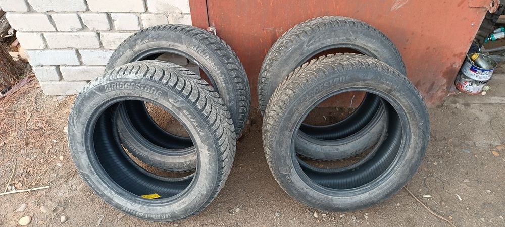 Шины Bridgestone 215/55-17