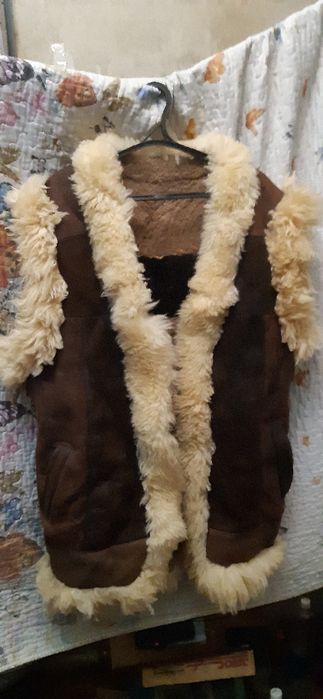 Продам новую жилетку дублёнку унисекс: для женщин и мужчин.