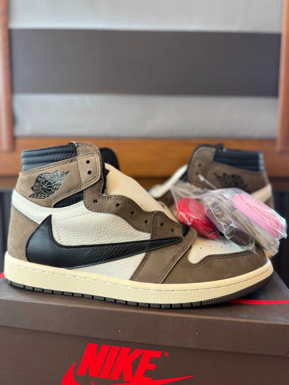 Jordan 1 High "TRAVIS SCOTT" 42 и 47.5