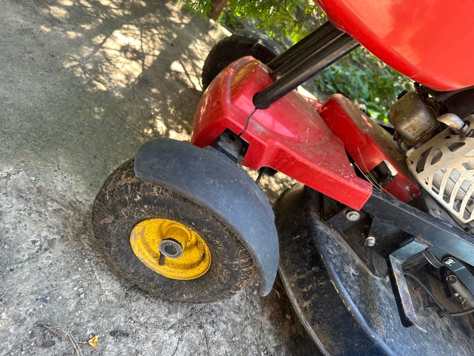 Tractoras gazon cutie 3+1 viteze  stare perfectă import Germania