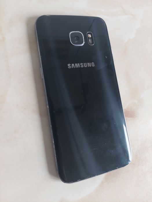 Vând Samsung Galaxy S7 Edge perfect funcțional, cu o dungă /poze reale