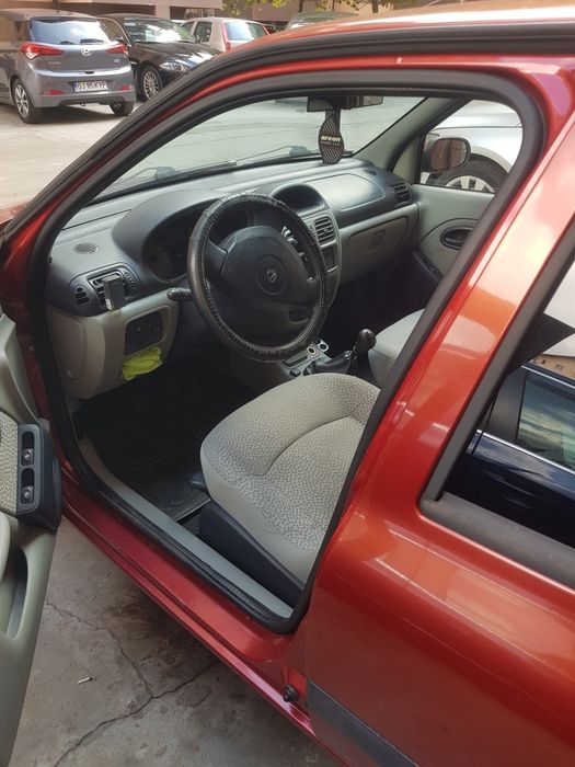 Renault Clio 2005 model 1.4 benzină + GPL cutie de viteze manuală