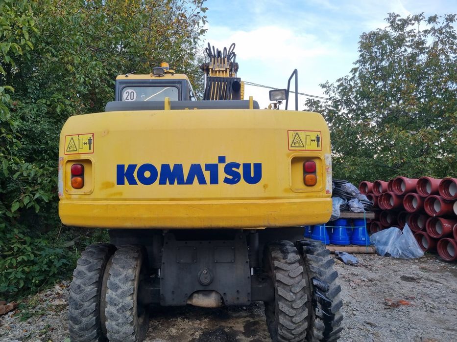 Komatsu- excavator pe roti PW 160-7K