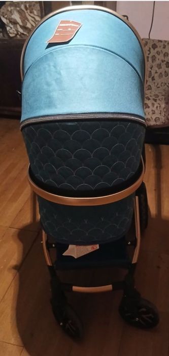 Vând căruț nou nouț, scoică+gentuță +adaptor căruț&mașină