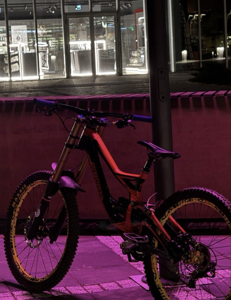 Specialized demo 8