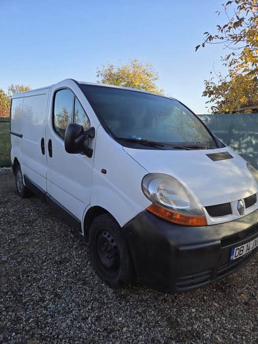 Renault Trafic  2003 ( ca vito transporter opel vivaro )